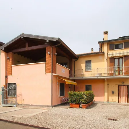 Rondinelli By Interhome *